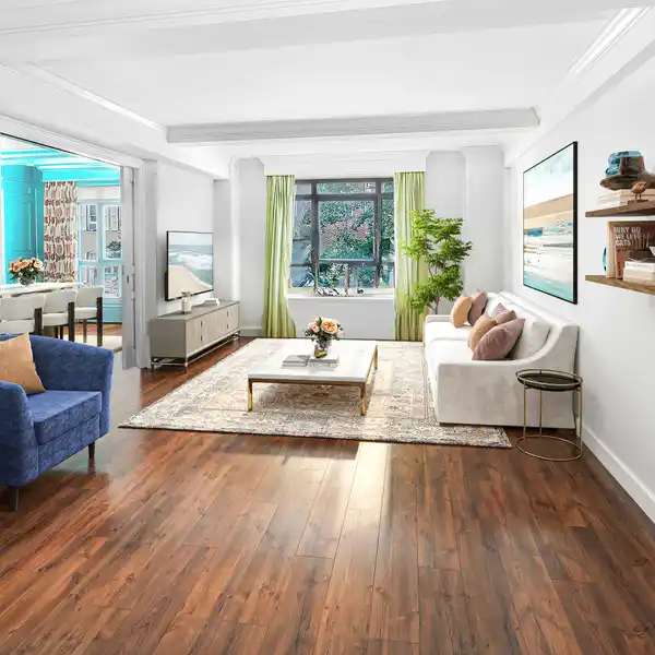 PET-FRIENDLY ART DECO WITH STUNNING ROOF VIEWS