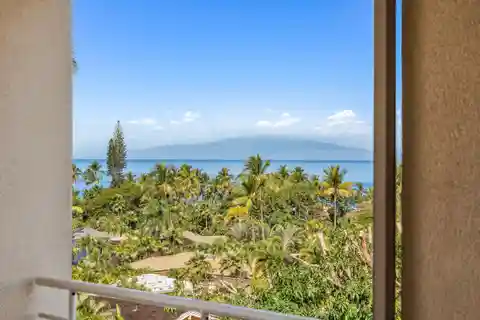 Beautifully Remodeled Top-floor Unit at Wailea Palms Residences