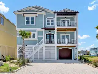 Tranquil Waterfront Escape in Gated Community