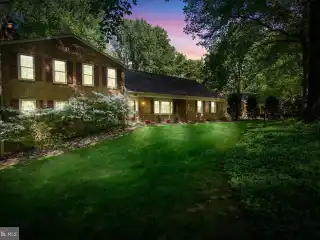 Expansive Layout Backing to Protected Woodlands