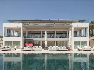 Extraordinary Meticulously Designed Mansion