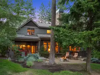 Exceptional Home on Rope Rider Golf Course