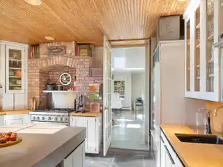 Boutique 20th Century Traditional