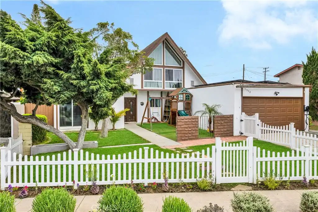 Beautifully Remodeled Pool Home