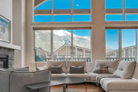 Sleek Penthouse Steps from Downtown