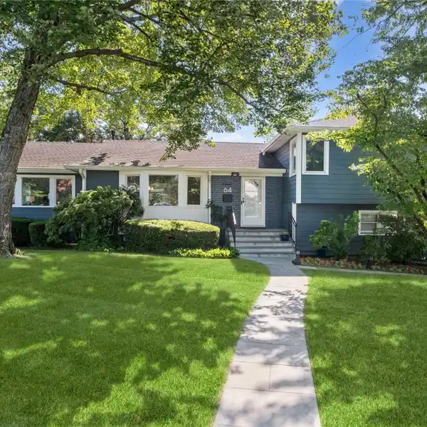 STRIKING HOME IN GEDNEY MEADOWS