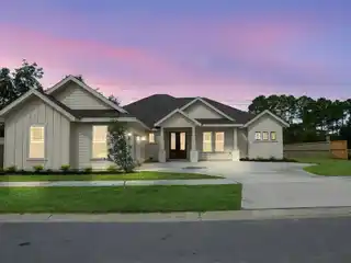 Exquisite New Construction in a Picturesque Setting