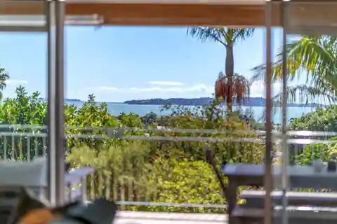 Sunny Bi-Level Home