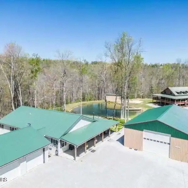 UNIQUE PRIVATE PROPERTY WITH TWO HOMES
