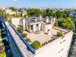 Elegant Apartment with a House-Like Feel