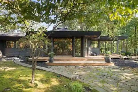 Organic Architecture with Modern Luxury