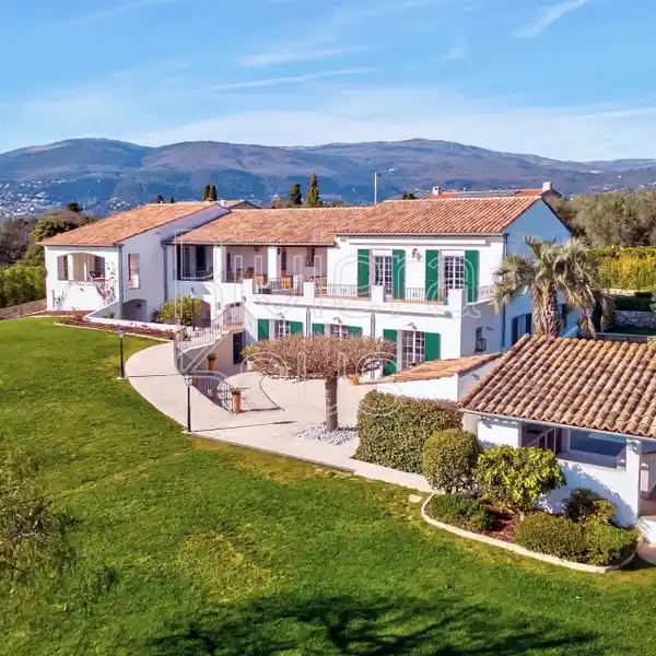 BEAUTIFUL VILLA IN A PEACEFUL NEIGHBORHOOD