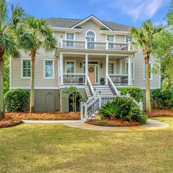 TURNKEY HOME IN SOUGHT-AFTER SEASIDE ESTATES