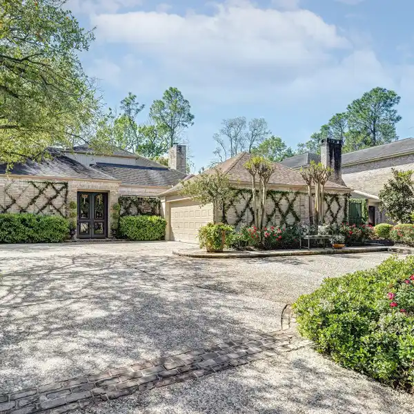 IMPECCABLY RENOVATED HOME