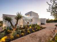 PRESTIGIOUS CONTEMPORARY VILLA