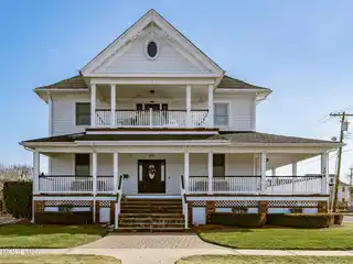 Lakeview Estate with Timeless Elegance