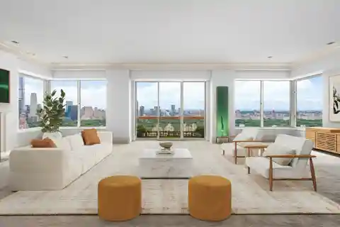 Full-Floor Condominium Above the Upper East Side