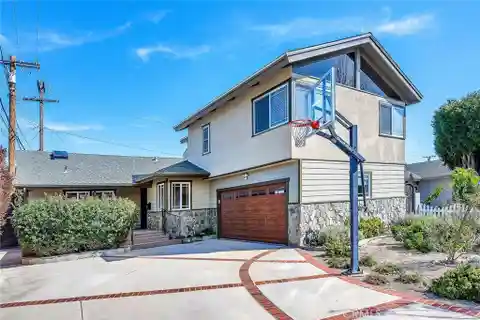 Exceptional Five Bedroom Home in South Torrance