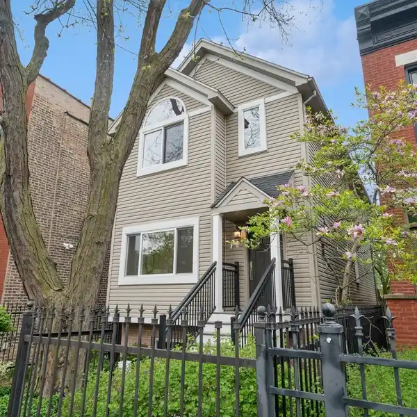 BEAUTIFULLY RENOVATED WICKER PARK HOME