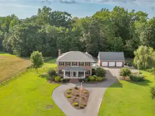 Country Oasis on Lake Burnt Mills