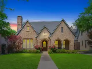 Wonderful Family Home in Greenland Hills Conservation District