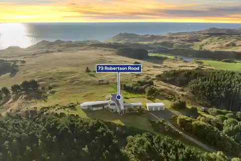 Architect-Designed Haven with 270° Ocean Views