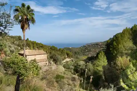 Finca with Sea Views and Historic Watchtower