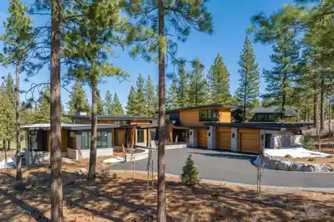 Modern Luxury with Mountain Serenity