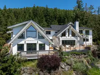 Exceptional Nearly 10-Acre Country Estate