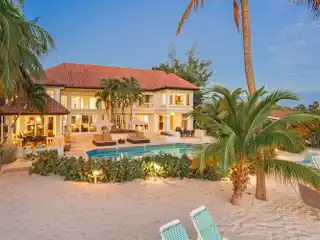 Luxury Trophy Home on Seven Mile Beach