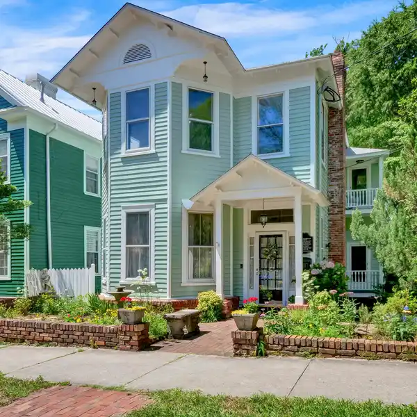 HISTORIC BEAUTY WITH MODERN COMFORTS