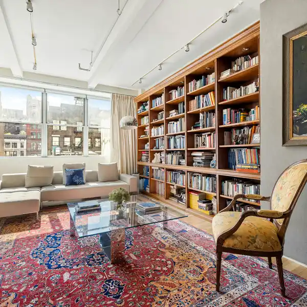 ARCHITECT-DESIGNED PRE-WAR LOFT