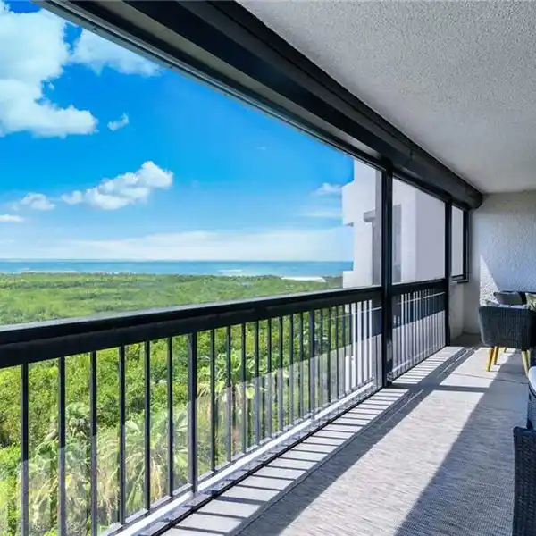 LOVELY RESIDENCE WITH SPECTACULAR GULF VIEWS