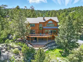 Stylish Home Blending Comfort and Nature
