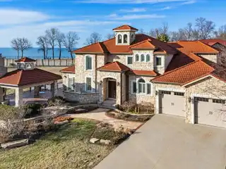 Elegance and Tranquility Overlooking the Lake