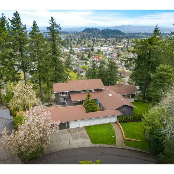 NORTHWEST MODERNISM AT ITS FINEST