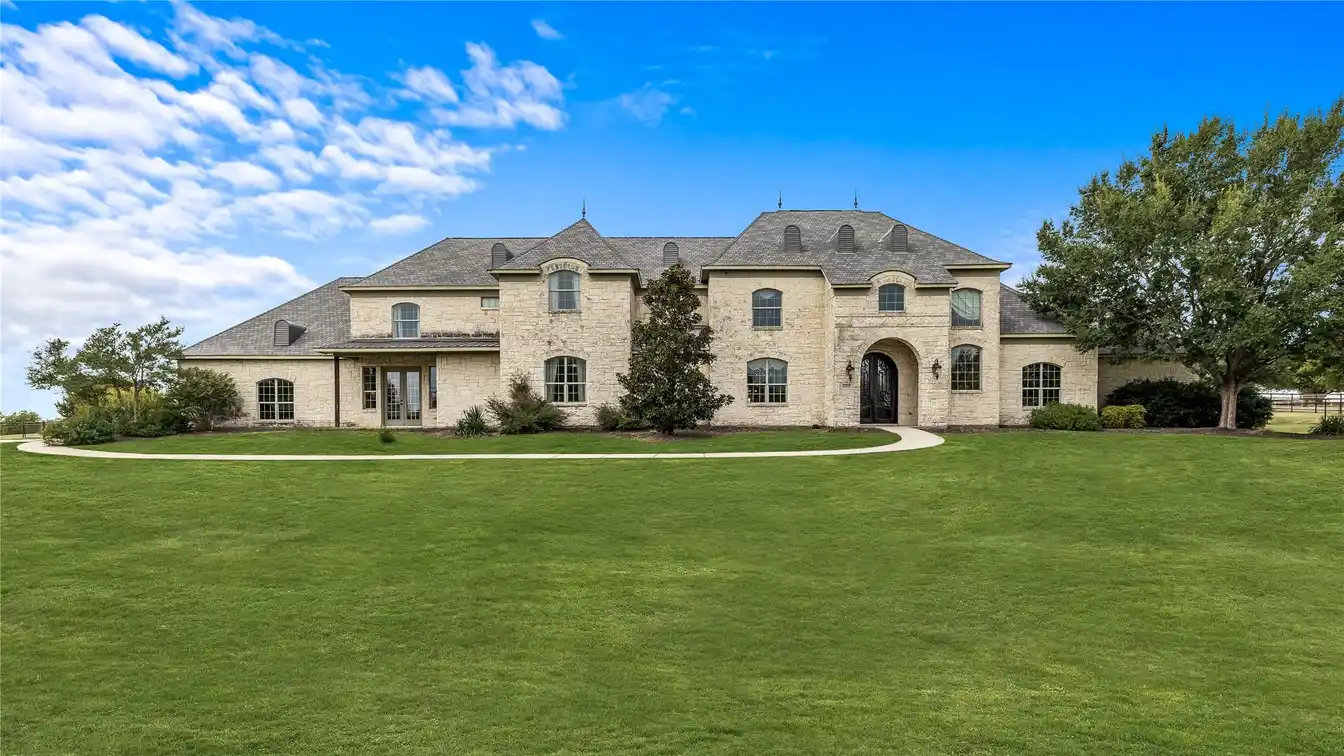 Tranquil Luxury on Nearly Four Acres