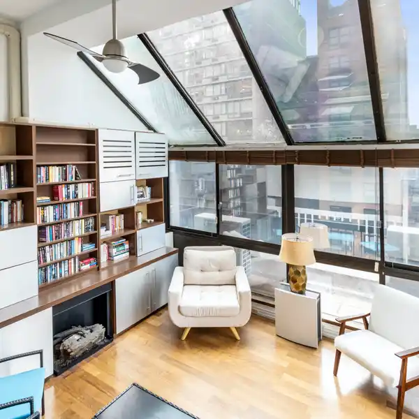 DUPLEX IN EXCELLENT CONDITION