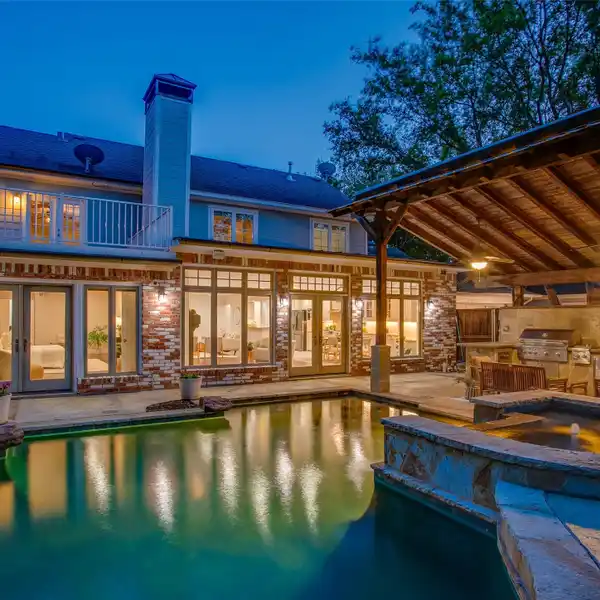 DALLAS DREAM HOME WITH THE PERFECT VIBE