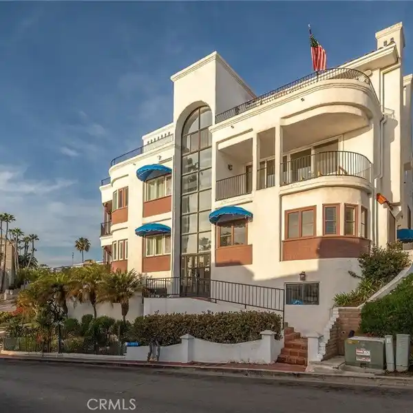 COASTAL LUXURY IN THE HEART OF SAN CLEMENTE
