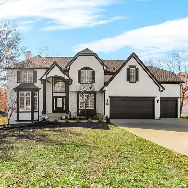 FULLY REMODELED HOME IN IRON HORSE GOLF CLUB