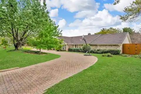Luxury Home in Northwood Hills Estates