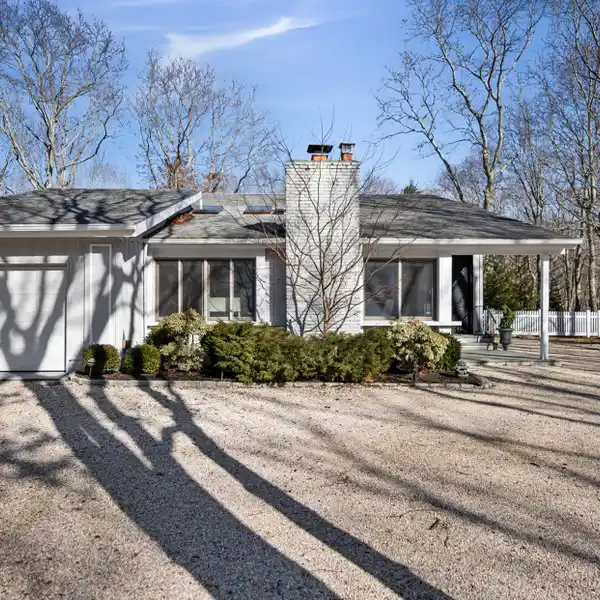 GATED AND PRIVATE SOUTHAMPTON RENTAL