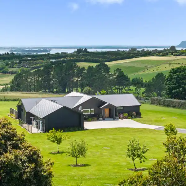 BREATHTAKING LIFESTYLE PROPERTY