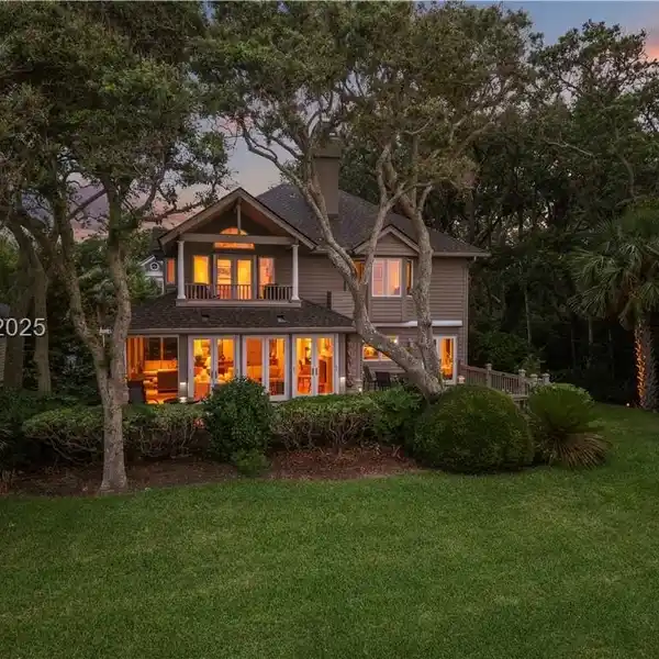 SERENE OCEANFRONT HOME
