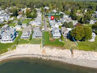 Year-Round New England-Style Charmer