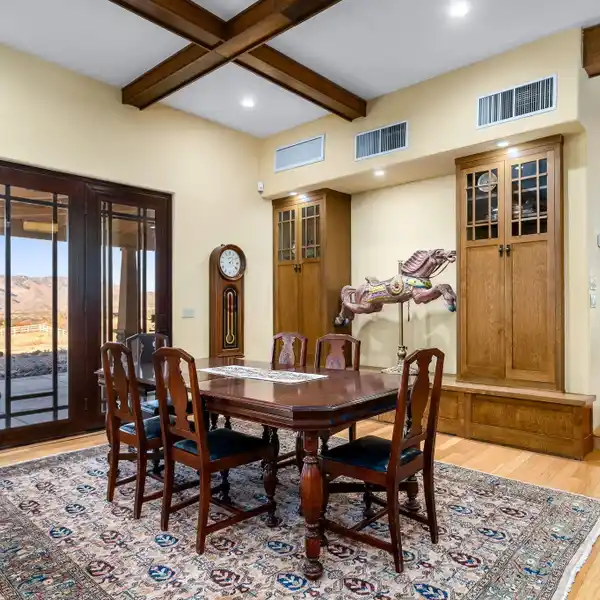 BREATHTAKING EQUESTRIAN ESTATE