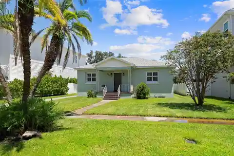 Remodeled Davis Islands Home with Spacious Backyard