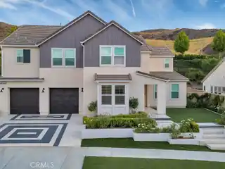 Expansive Residence in Aliento