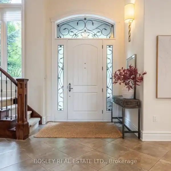 SPACIOUS CUSTOM BUNGALOFT IN OLD ANCASTER